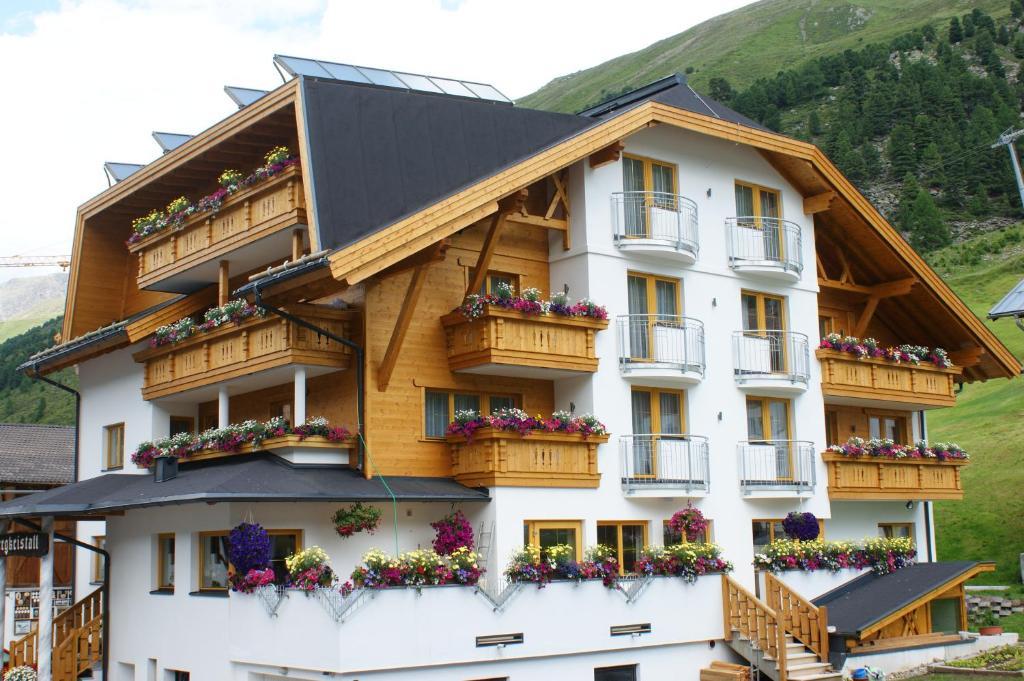 Haus Bergkristall Bed & Breakfast Obergurgl Exterior photo