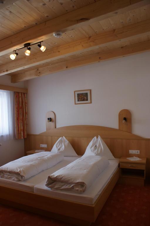 Haus Bergkristall Bed & Breakfast Obergurgl Room photo